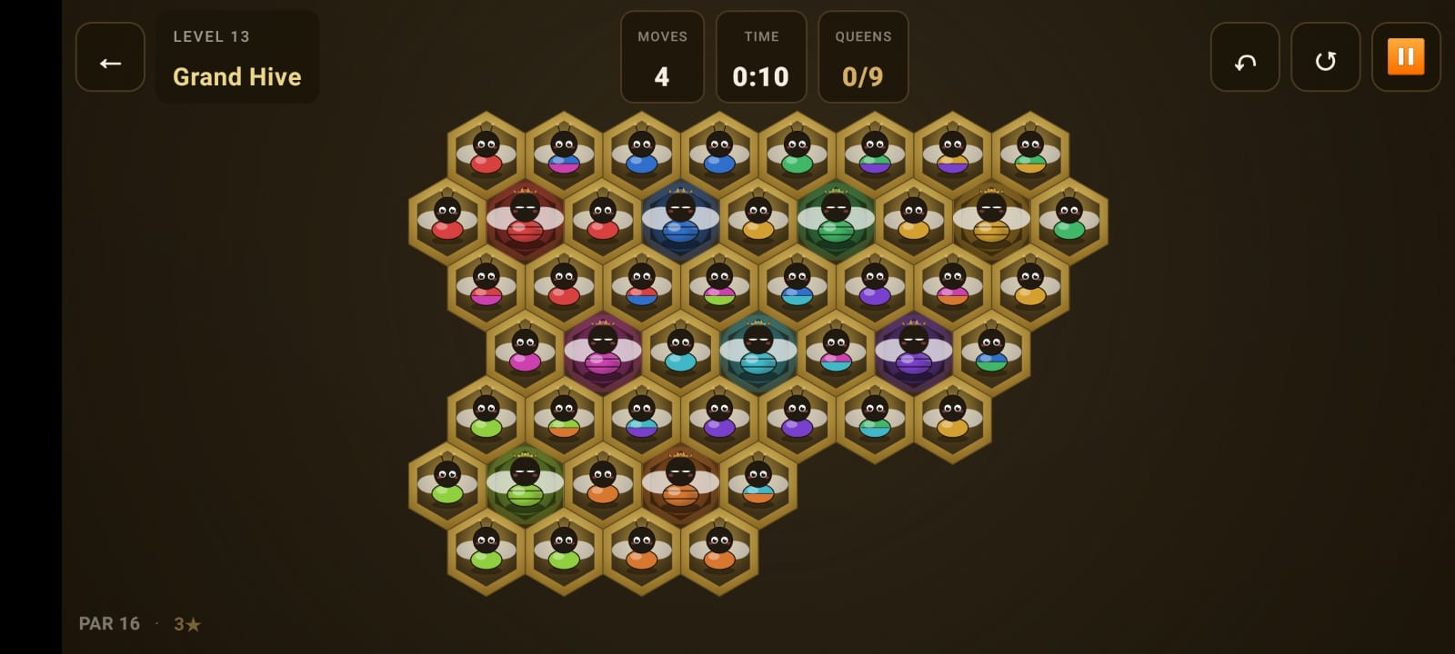 7Bees gameplay — Level 13 Grand Hive with nine queens and dozens of worker bees on a golden honeycomb